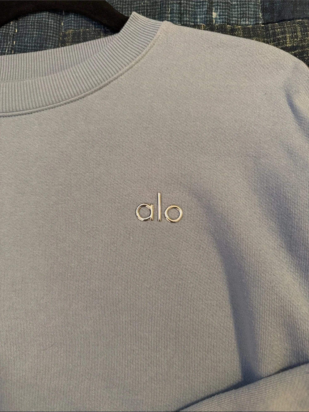 ALO cropped Accolade crewneck/celestial blue Size large